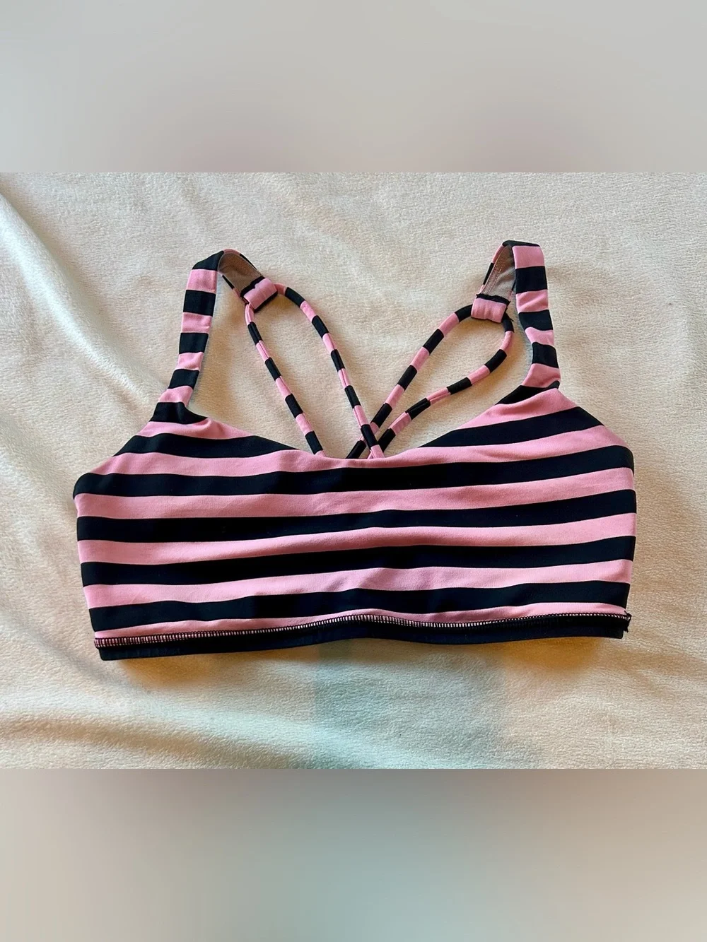 lululemon athletica Free to Be Pink & Black Striped Scoop Sports Bra Sz 4